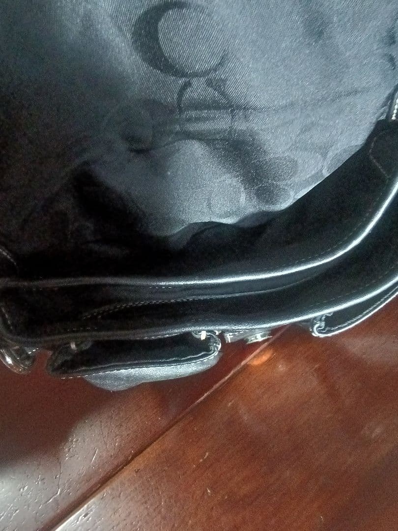 ブラックレザーショルダーバッグ　コーチ　COACH