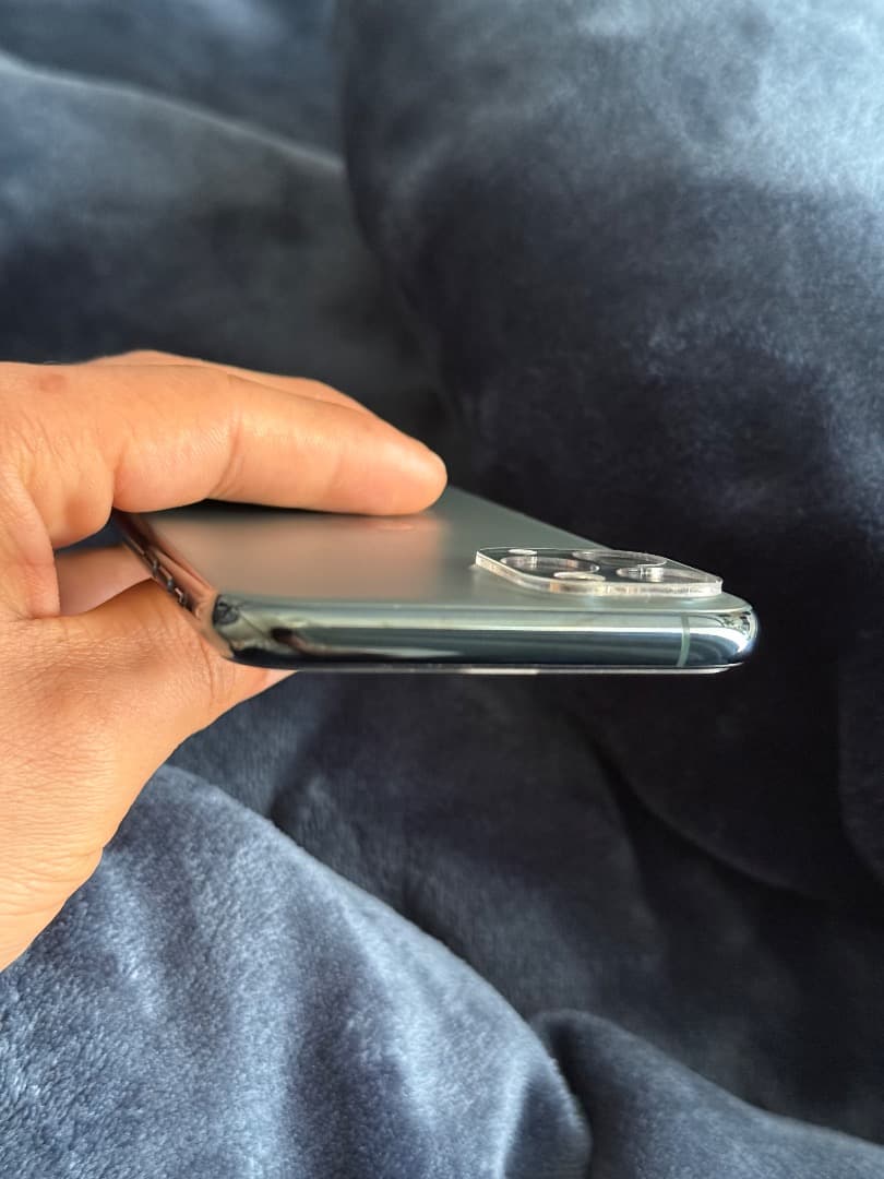 Apple iPhone 11 Pro ミッドナイトグリーン 256gb