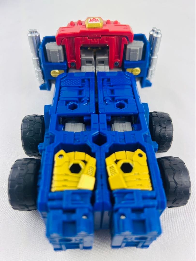 トランスフォーマーレガシー TL-48 オプティマスプライム アルマダユニバース
