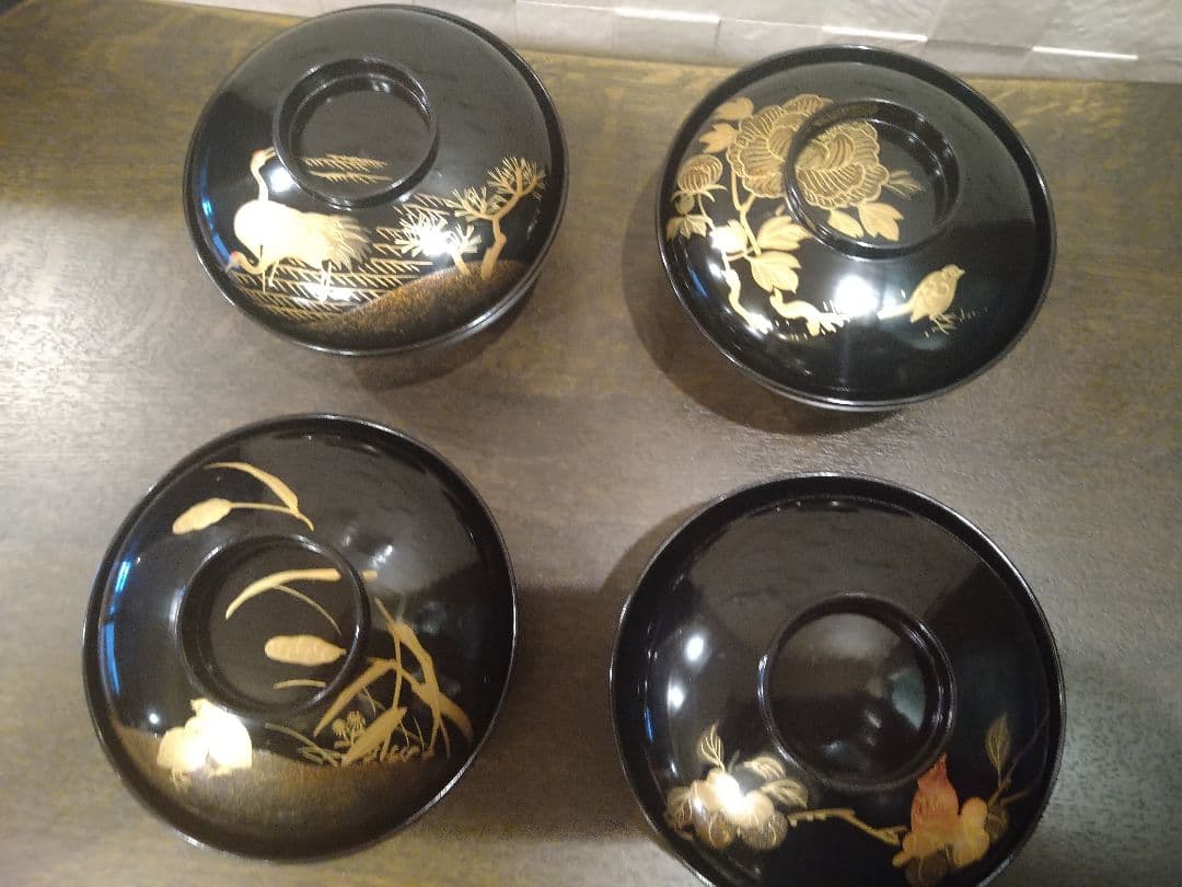 金箔装飾の黒漆塗りお椀4個セット