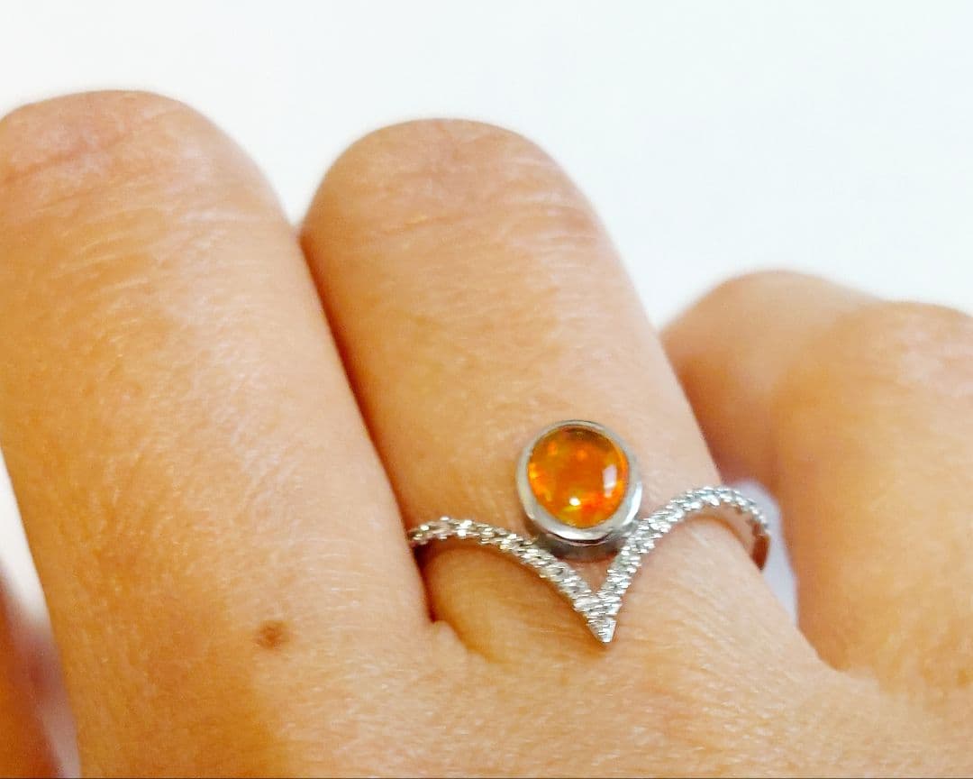 昼まで赤字！鑑別書PT900 ファイアオパール0.47ダイヤ0.13リング