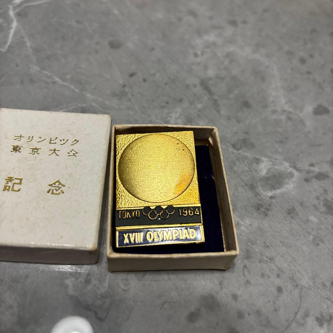 1964年 東京オリンピック記念バッジ 参加紀念 - メルカリ