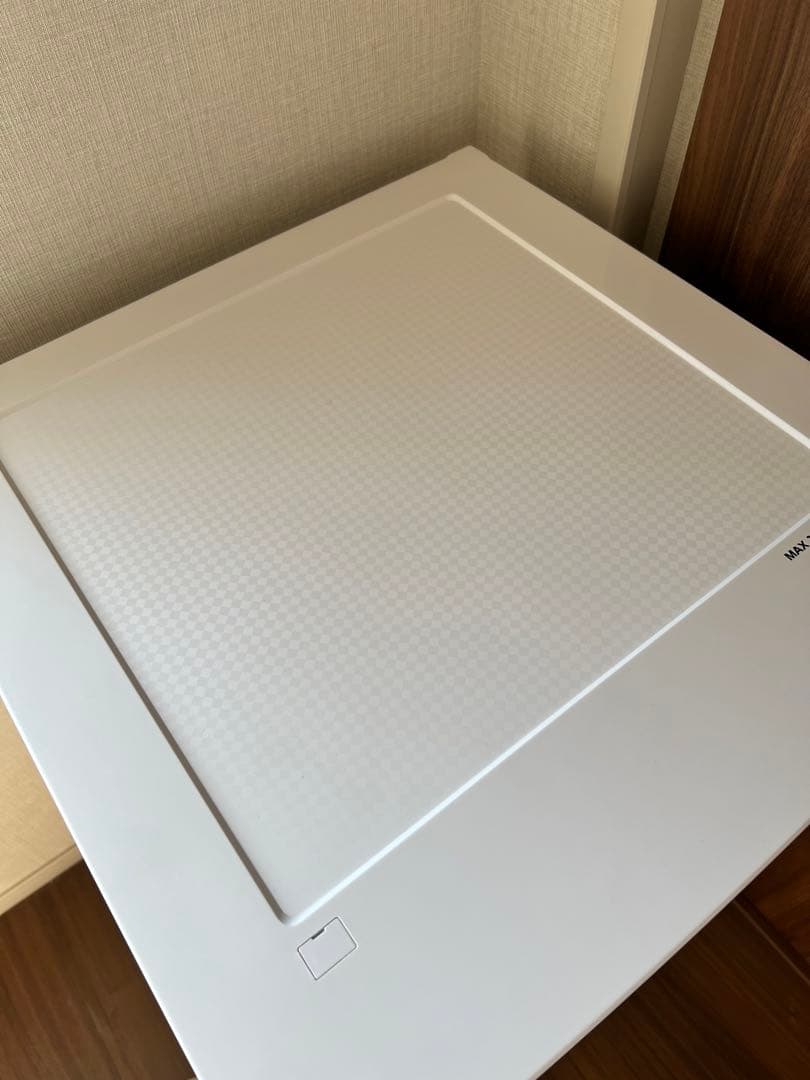 アイリスオーヤマ　冷凍庫 ホワイト 3段　60L