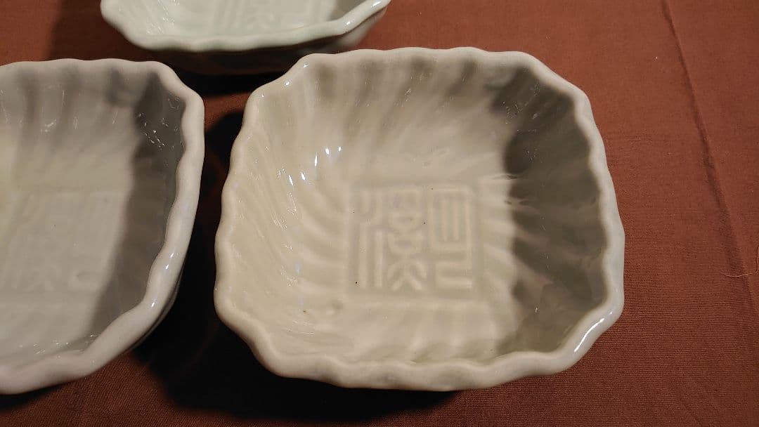 李朝　青磁　角鉢　古玩　アンティーク青磁　図録掲載品　３客