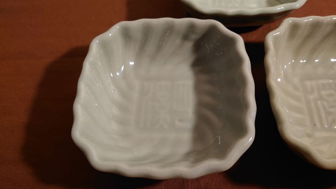 李朝　青磁　角鉢　古玩　アンティーク青磁　図録掲載品　３客