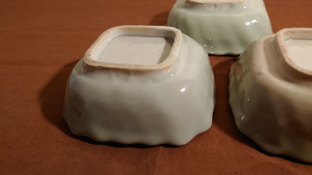 李朝　青磁　角鉢　古玩　アンティーク青磁　図録掲載品　３客