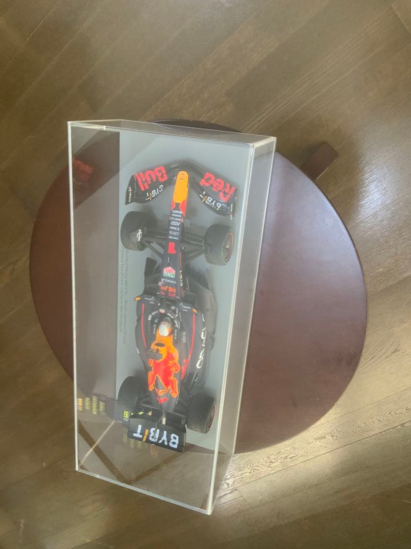 1/18スパークSPARKレッドブルRB18 日本GP仕様フェルスタッペン