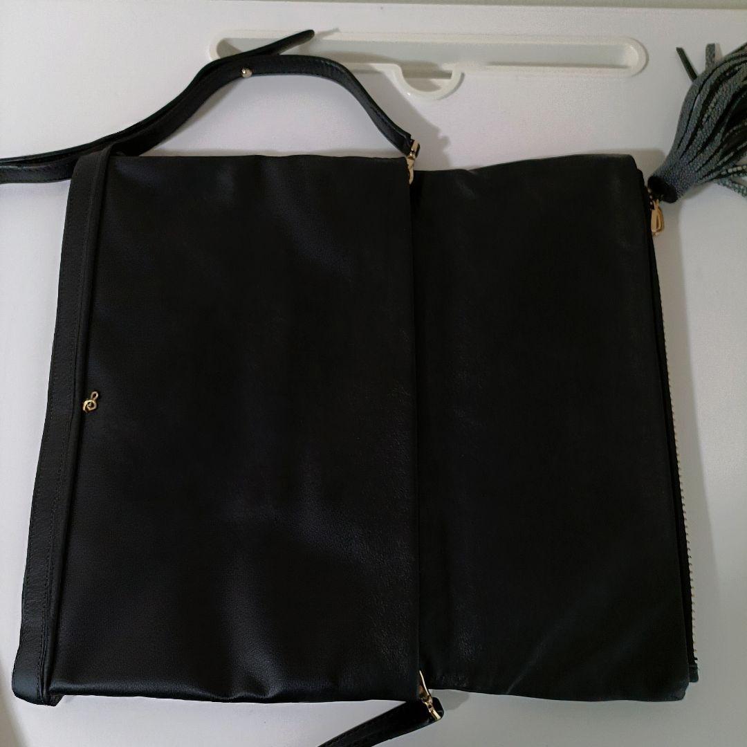 美品 アニヤハインドマーチ 斜めがけ可 ショルダーバッグ レザー　ブラック