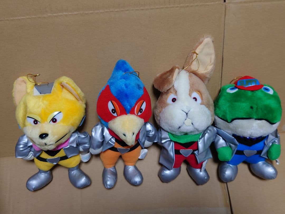 スターフォックス　Star Fox　 ぬいぐるみ 4体セット ヴィンテージ スターフォックス ぬいぐるみ (1993年) & タグ : r/starfox