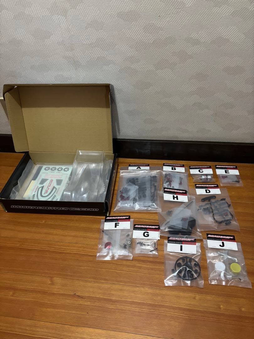 ロビトロニック　スカルペル　1/18 ラジコン