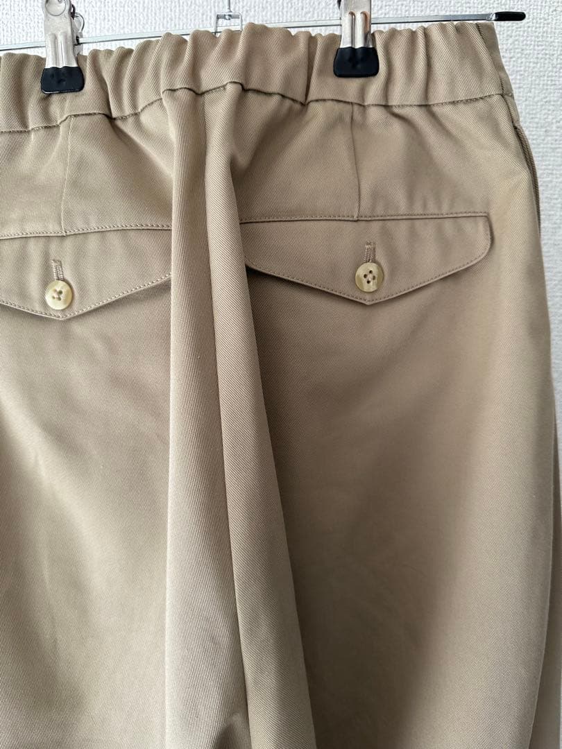 nala 2025 コクーンチノパンツ ベージュ