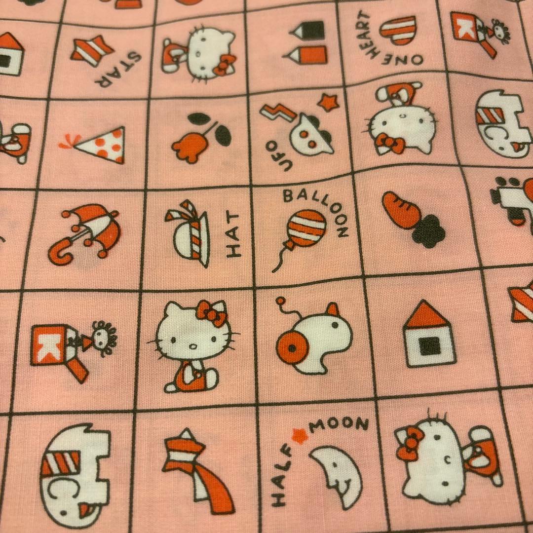 お値下げ！ハローキティ型 蓋付パンケーキフライパンとロングテーブル