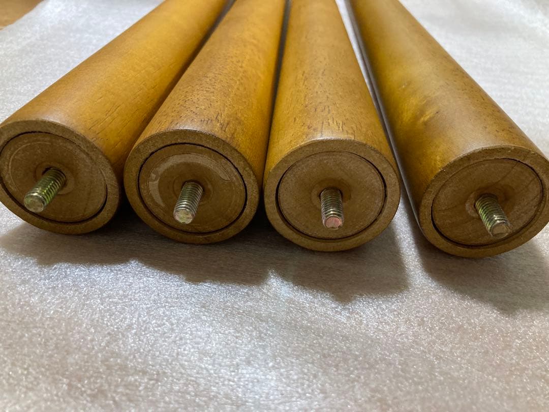 ダークブラウン　円形　丸　木製ダイニングテーブル