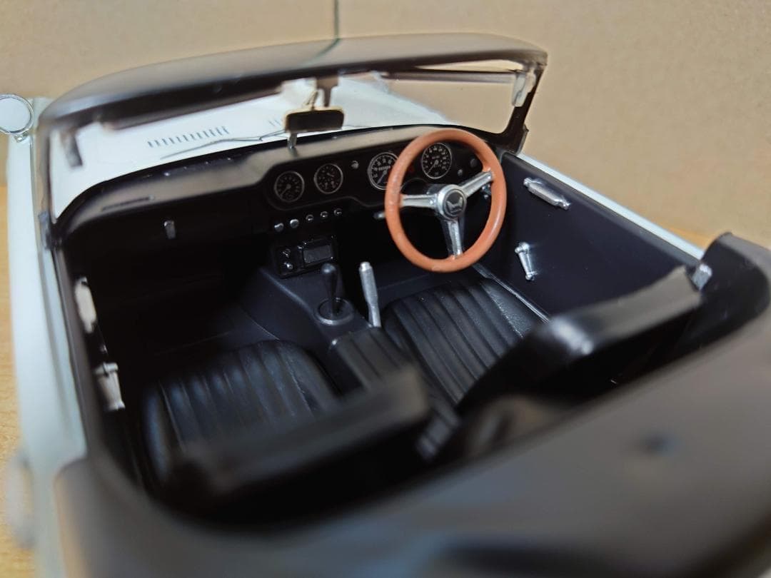 1/18 ホンダS800 ホワイト コンバーチブル ダイキャスト製ミニカー