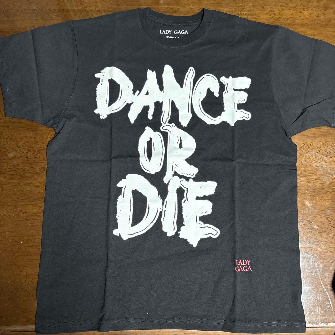 レディ・ガガ ENGLISH DATE BACK SS TEE - メルカリ