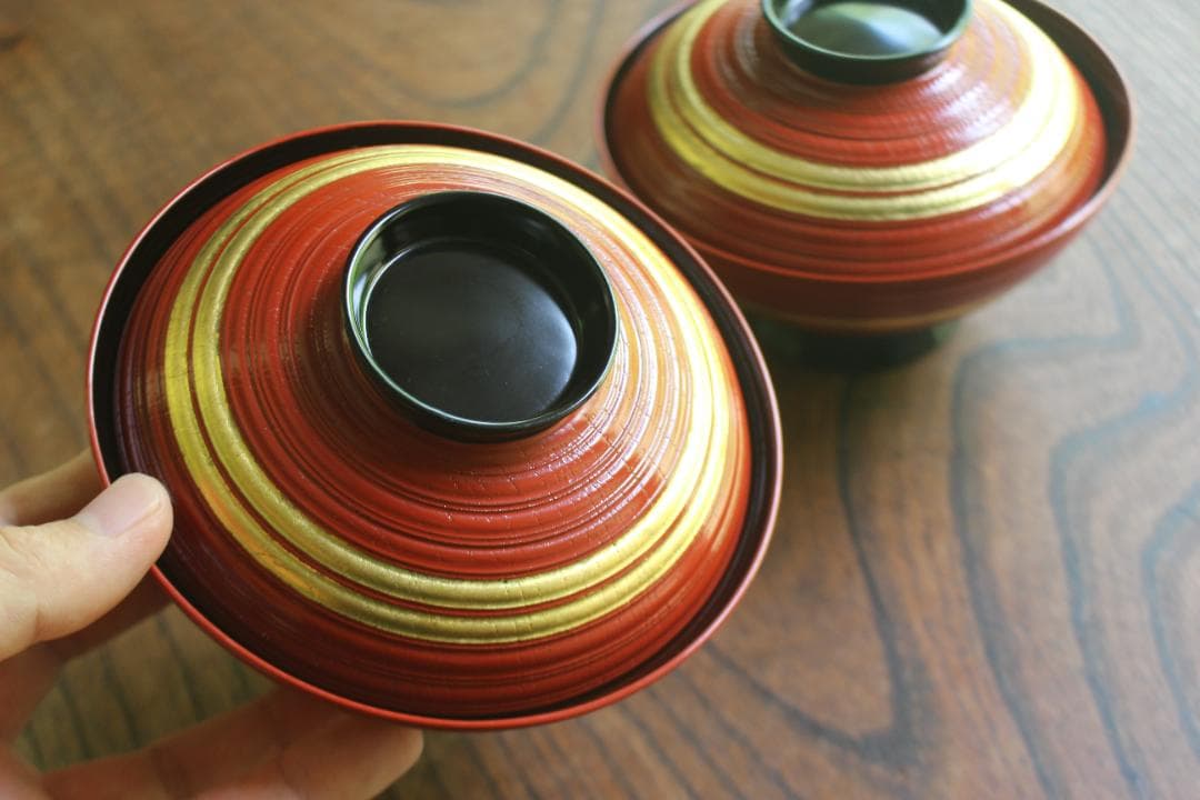 時代逸品！極上糸目朱漆に優美な松葉蒔絵の映えるお椀2点（検輪島塗蒔絵椀雑煮椀