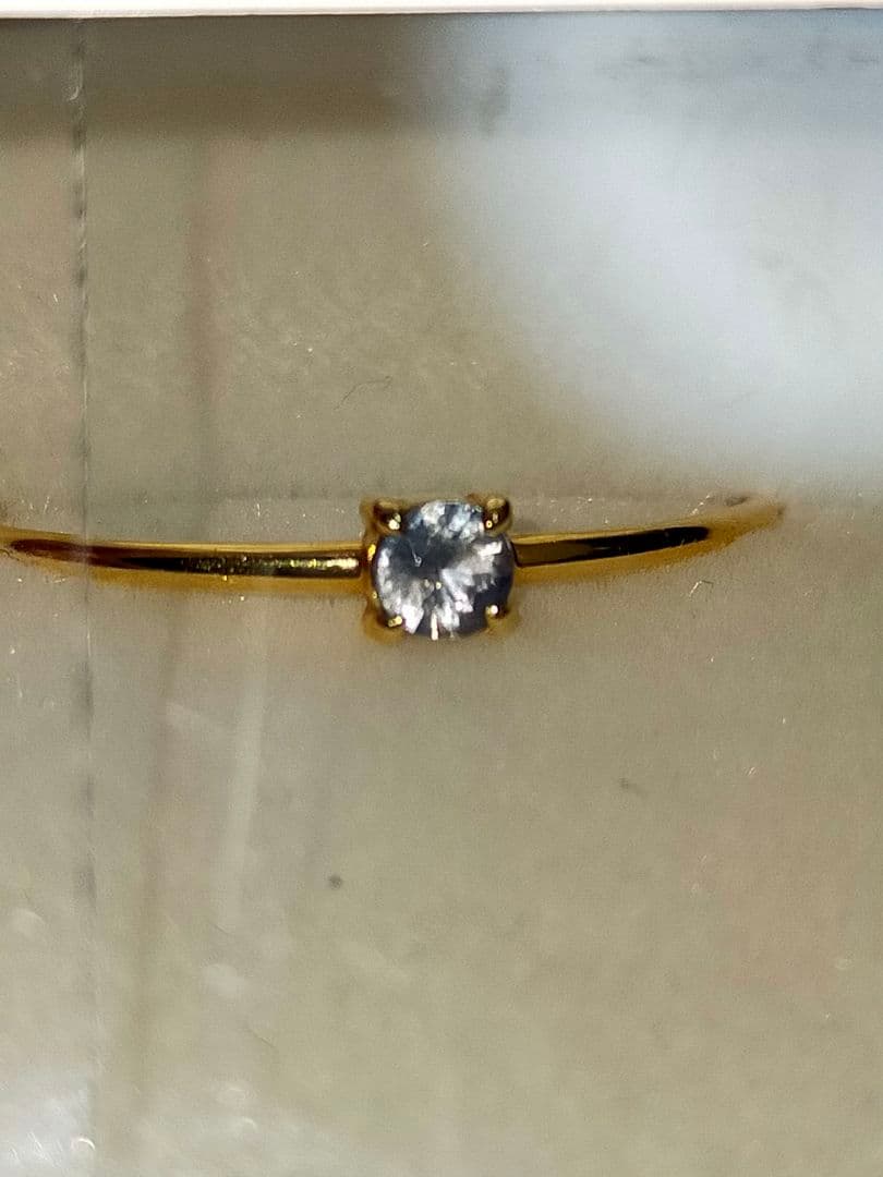 優美堂　ベニトアイトリング　k18　レアストーン