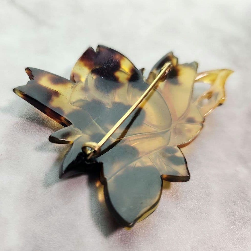 本鼈甲 ブローチ 大輪のバラ 20 薔薇 帯留 べっ甲 鼈甲 - メルカリ