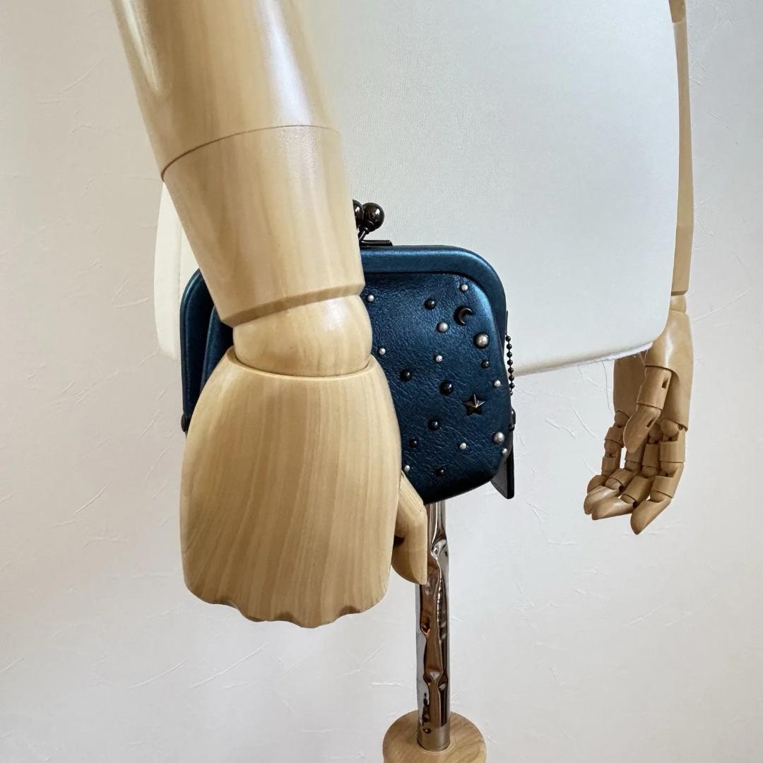 コーチ　水原希子　がま口　小銭入れ　財布　メタリックブルー　75947