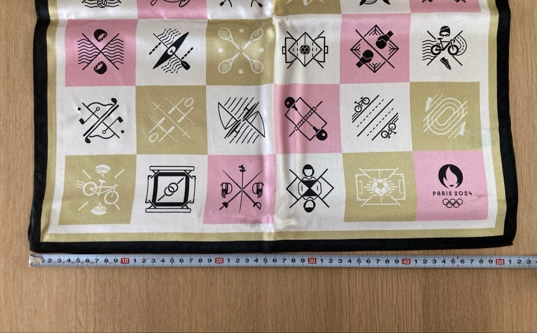【新品・非売品】2024 パリオリンピック オフィシャルホスピタリティ　スカーフ