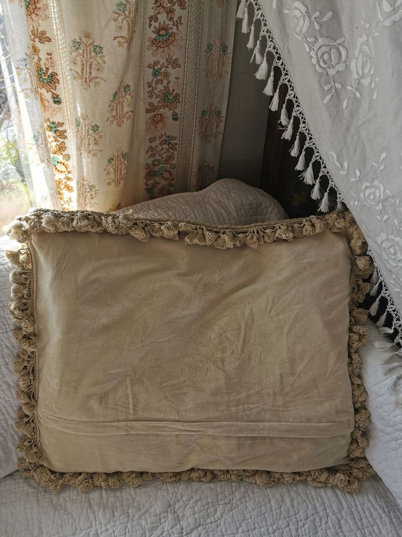 アンティークフランス プロテアの花 オービュッソン織タッセル付