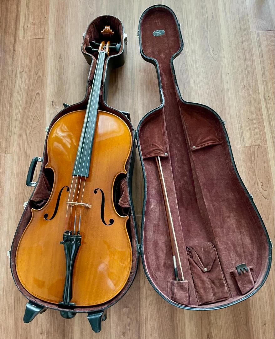 チェロ（Karl Höfner）と弓（Johs.O.Paulus）のセット