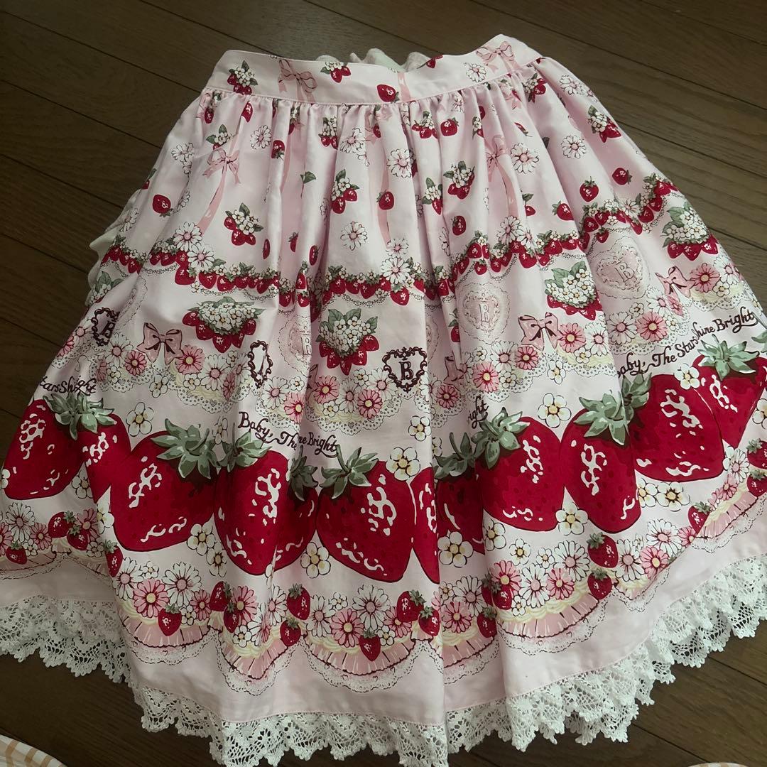 Juicy Strawberry Memory柄スカートいちご