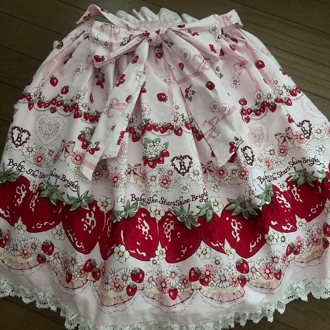 Juicy Strawberry Memory柄スカートいちご