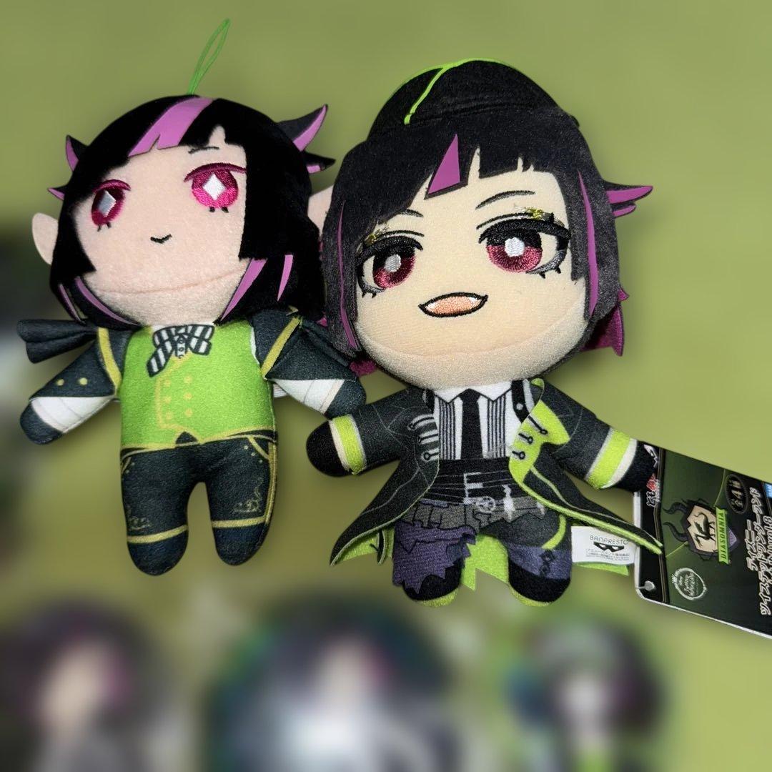 ツイステ　ツイステッドワンダーランド　リリア・ヴァンルージュ　缶バッジ等まとめ