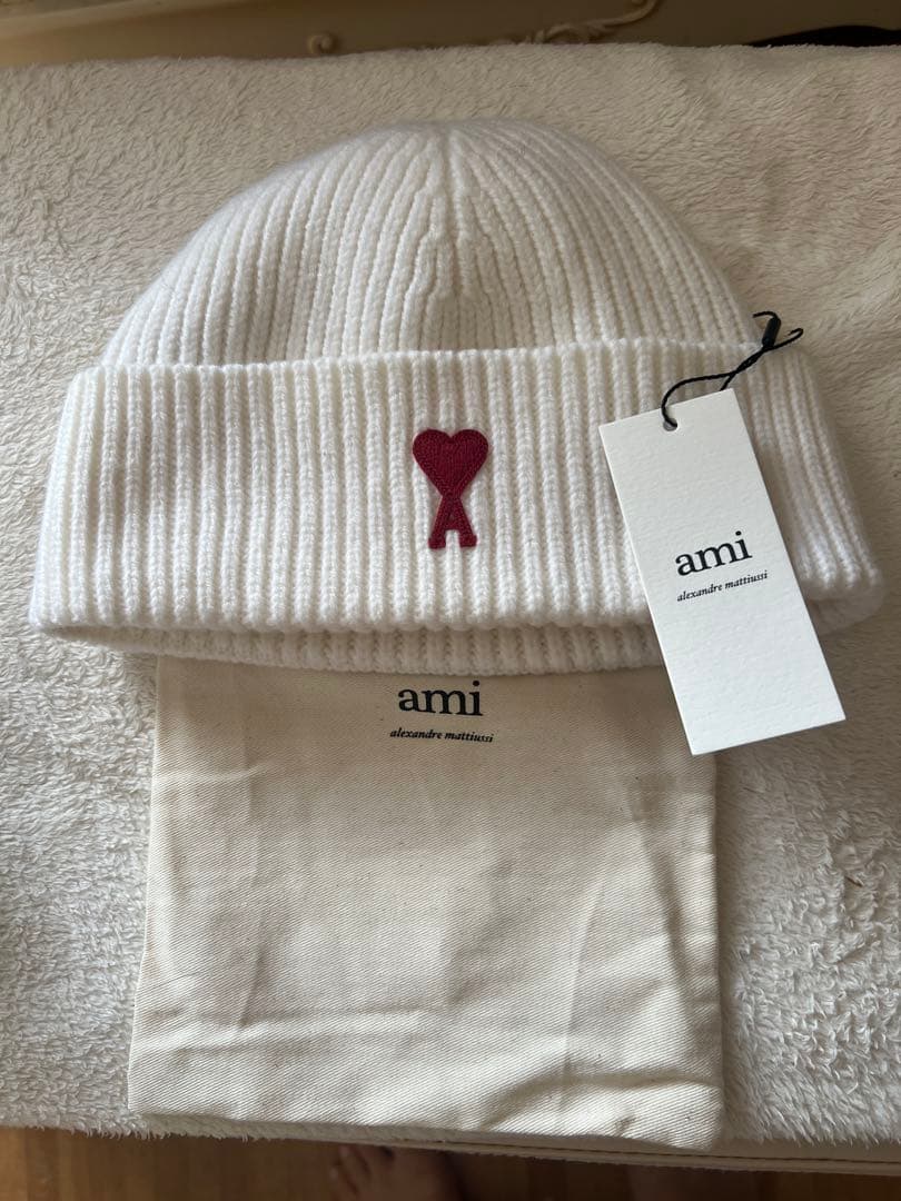 ami Parisアミパリス ハート刺繍 ニット帽 ホワイト ami ホワイトニット帽 ハート刺繍 ベストセラーファッション - ami