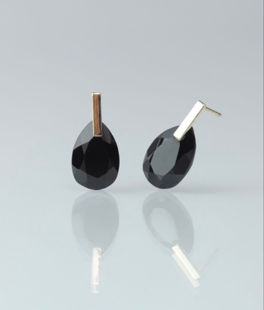 anq. K10 オニキス ピアス モード 現行品 anq. K10 オニキス ピアス モード 現行品 anq.】 K10 マーキスパール