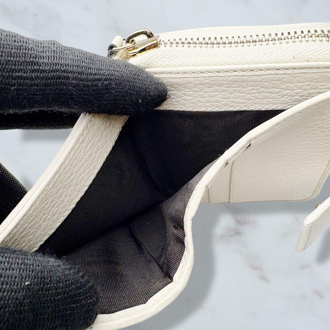 38 GUCCI 二つ折り財布 GGキャンバス xm3