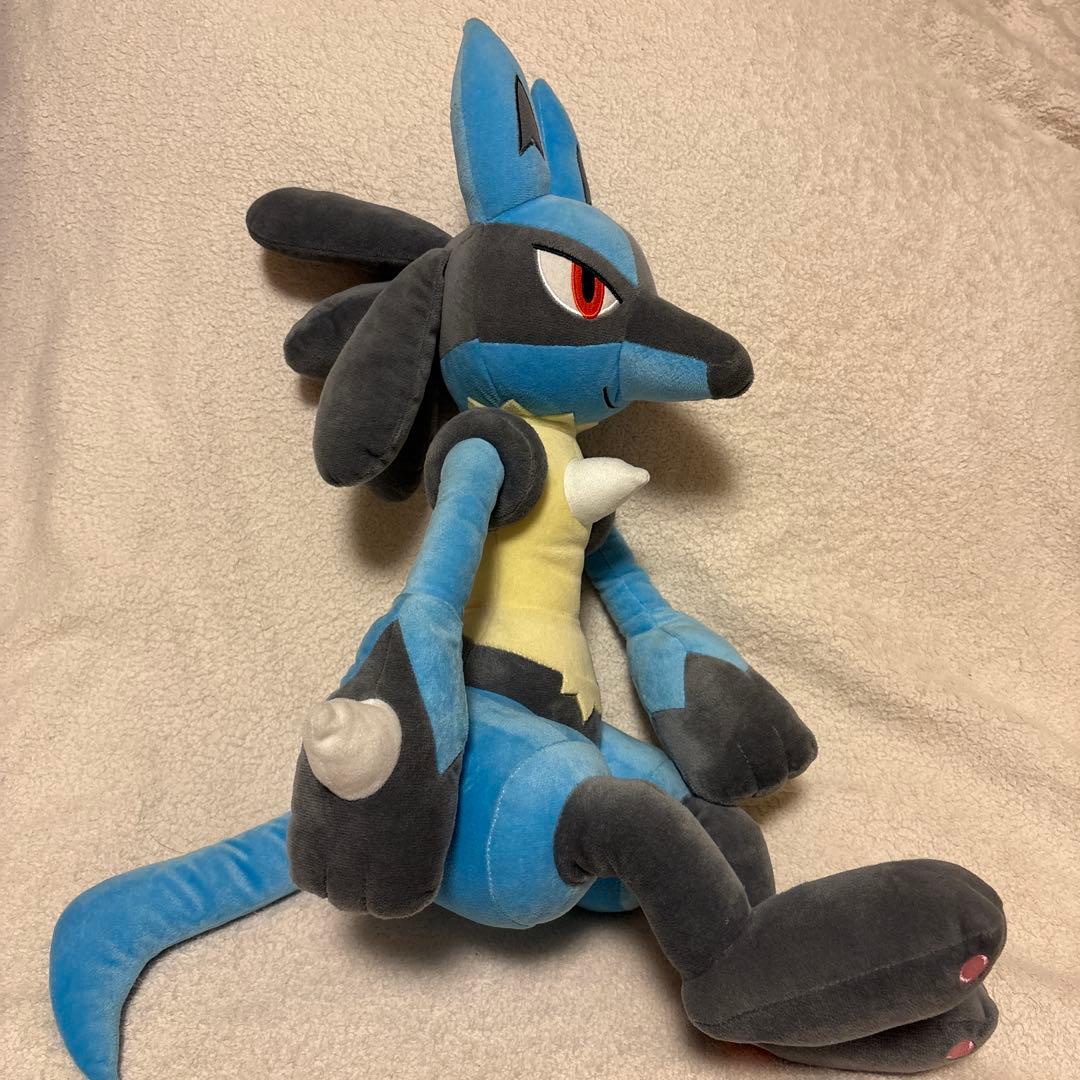 ポケモン　　ぬいぐるみ　ルカリオ