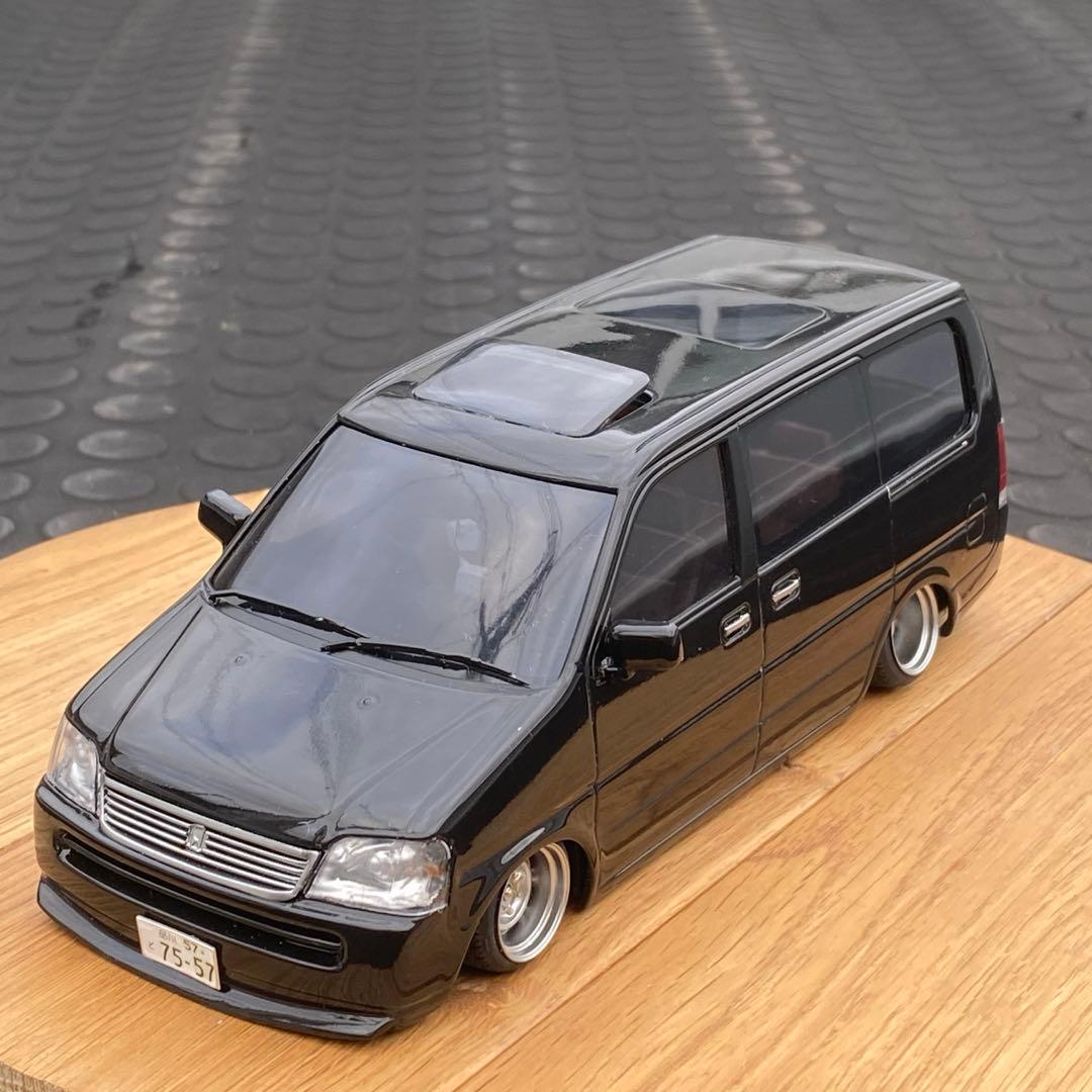 プラモデル完成品　フジミ1/24 ステップワゴン　カスタム