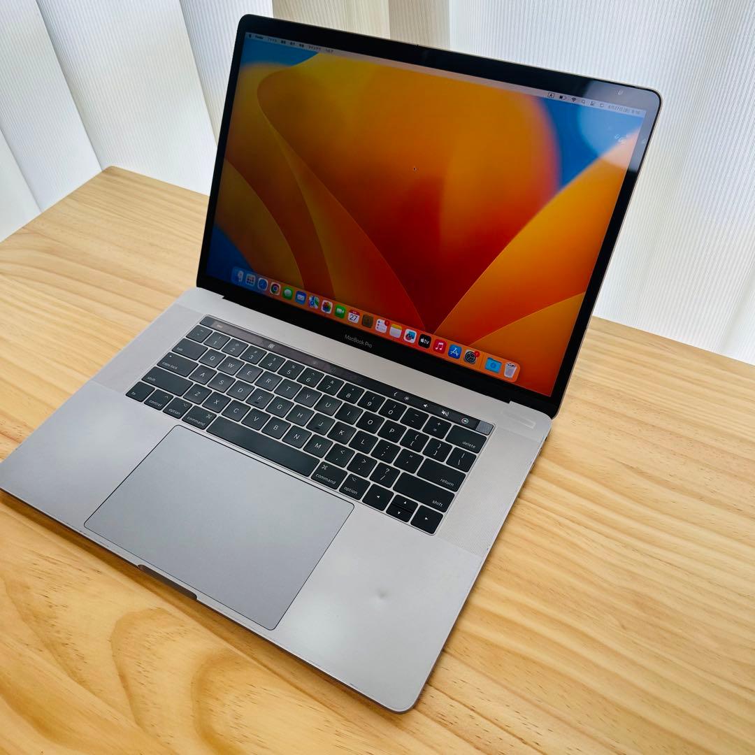 MacBook Pro 15-inch 2017 i7 16GB 500GB