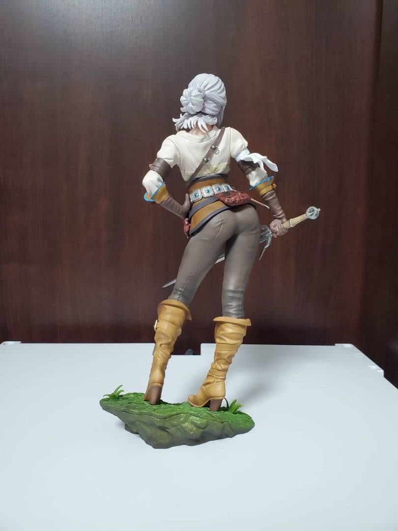 ウィッチャー　シリ　フィギュア