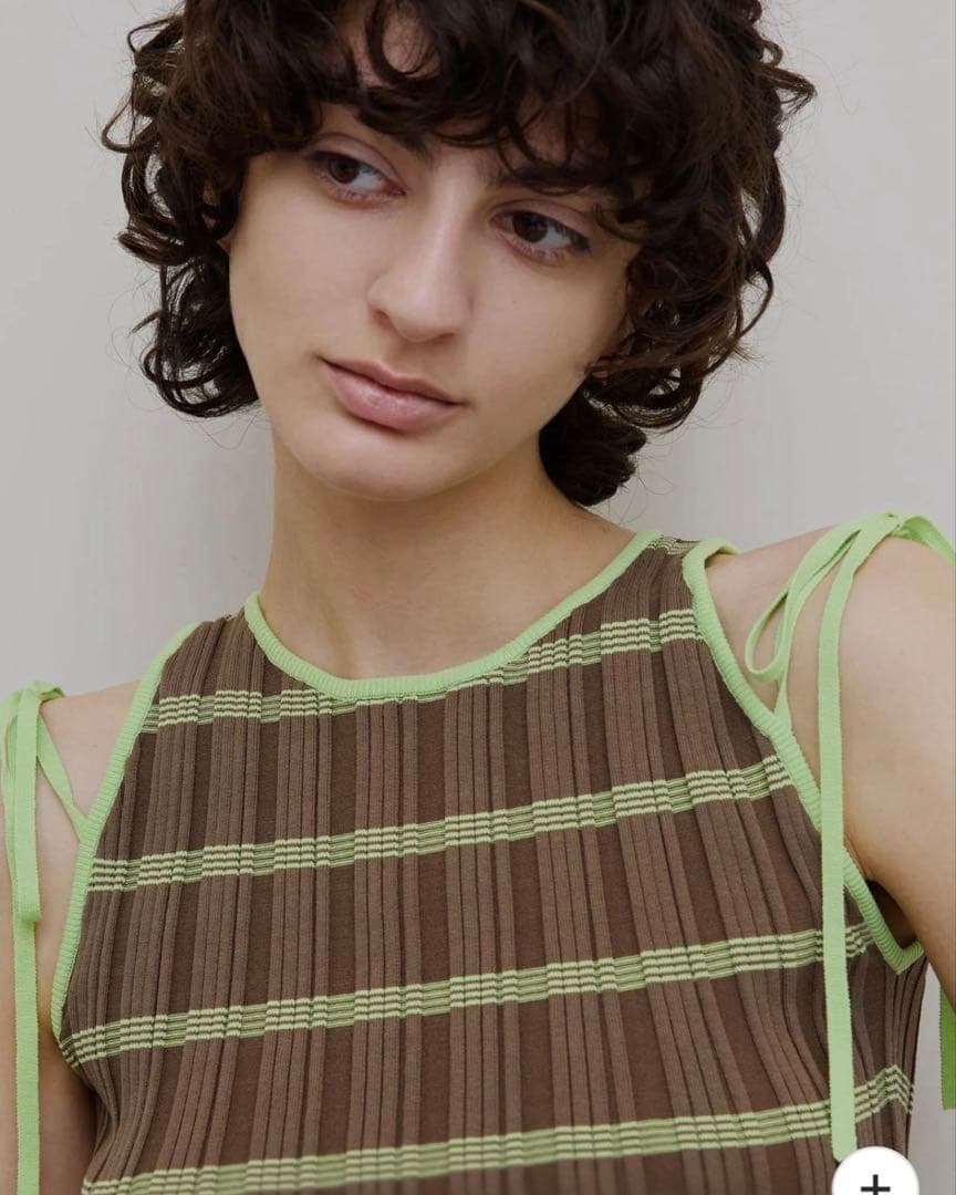 【新品タグ付】MEDI PURIPURI SHORT KNIT TOP