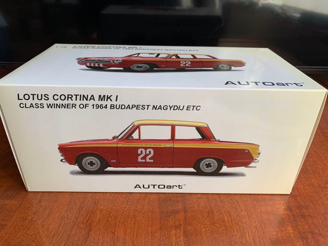 ミニカー AUTOart Lotus Cortina MK I 1964 1/18