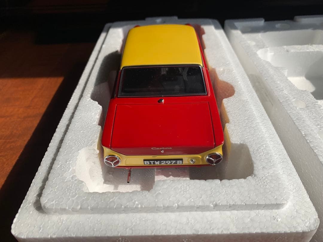 ミニカー AUTOart Lotus Cortina MK I 1964 1/18