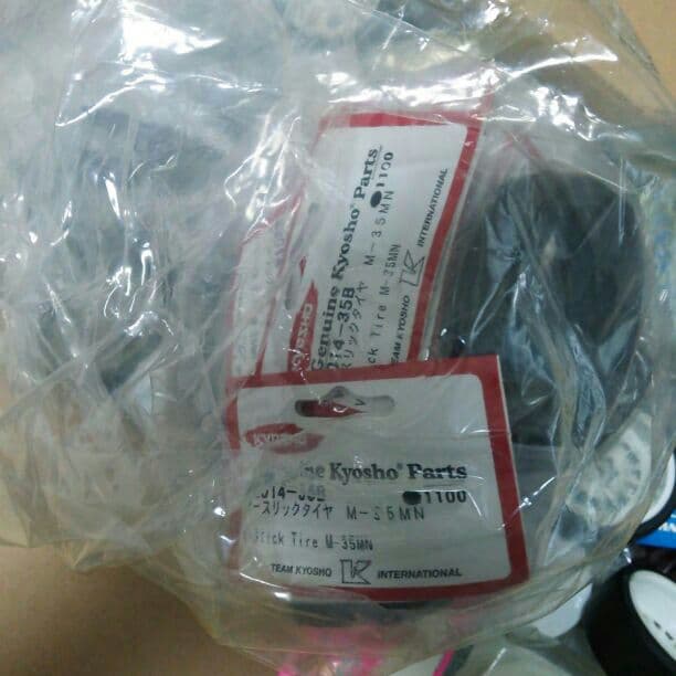 京商、ソレックス 1/10用GPゴムタイヤ一式