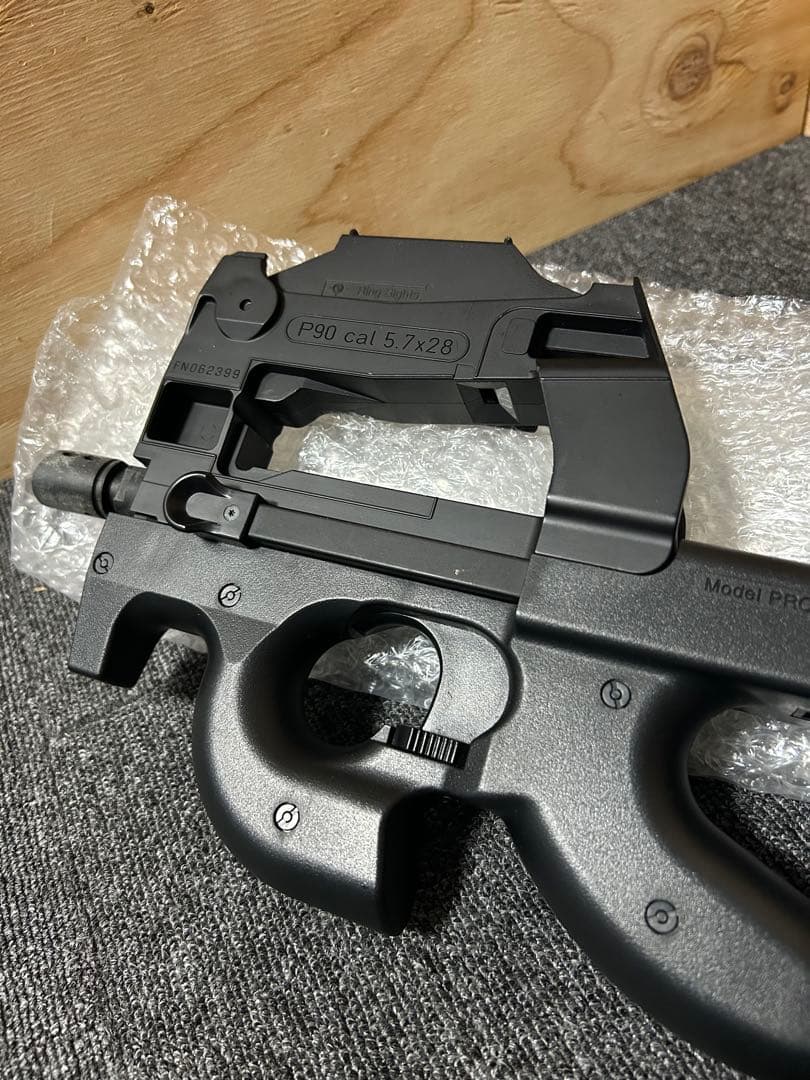 ⭐︎値下げ中⭐︎東京マルイ　P90 電動ガン 5.7x28mm