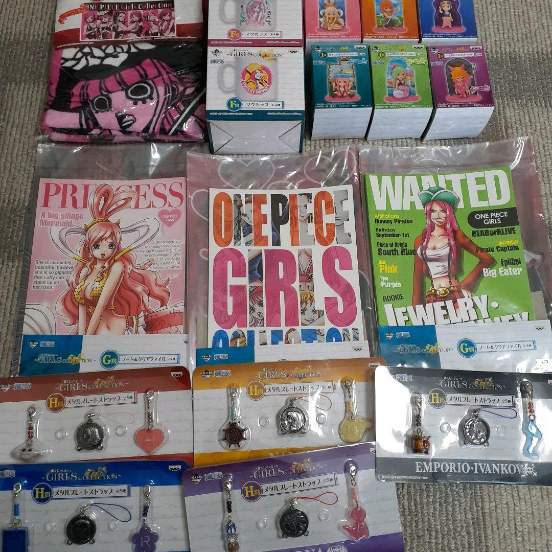 一番くじ⭐ワンピース～GIRLS COLLEEN～同賞同種未完48点セット