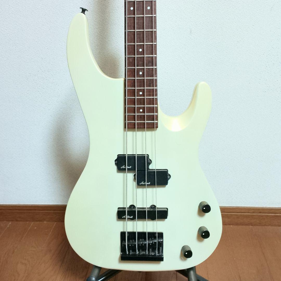 ARIA PROⅡ　MAB-550M　PJタイプエレキベース　弦は新品に交換済み ARIA PROⅡ MAB-550M PJタイプエレキベース 弦は新品に交換済み ARIA