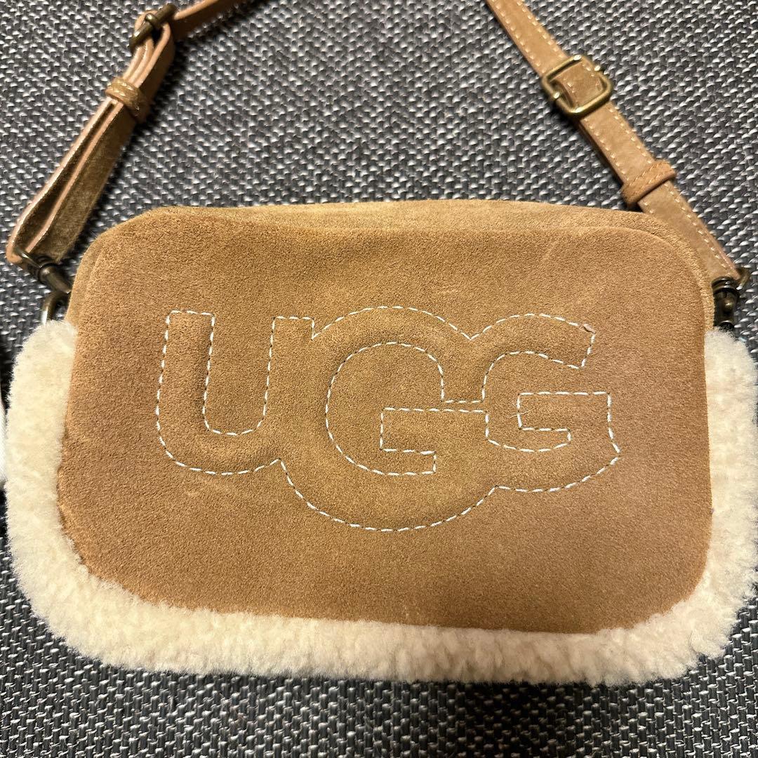 UGGジェニー2ムートンショルダーバッグ　キャメルベージュ