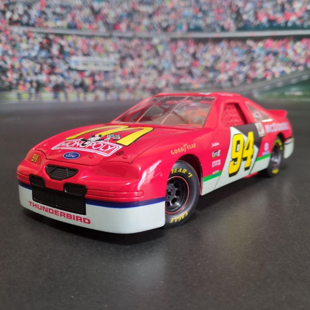 1/18ミニカー　 NASCAR FORD THUNDERBIRD#94