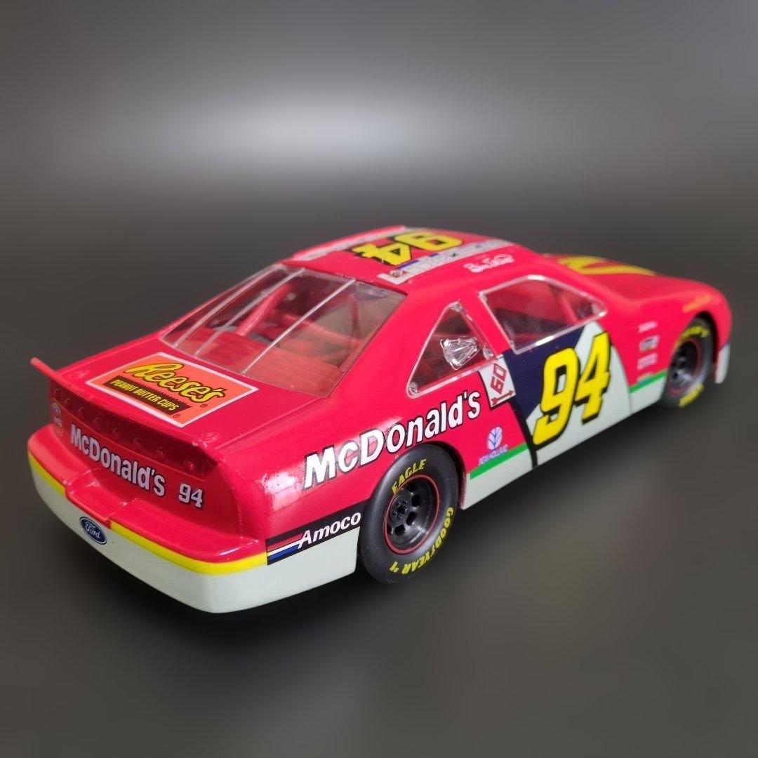 1/18ミニカー　 NASCAR FORD THUNDERBIRD#94