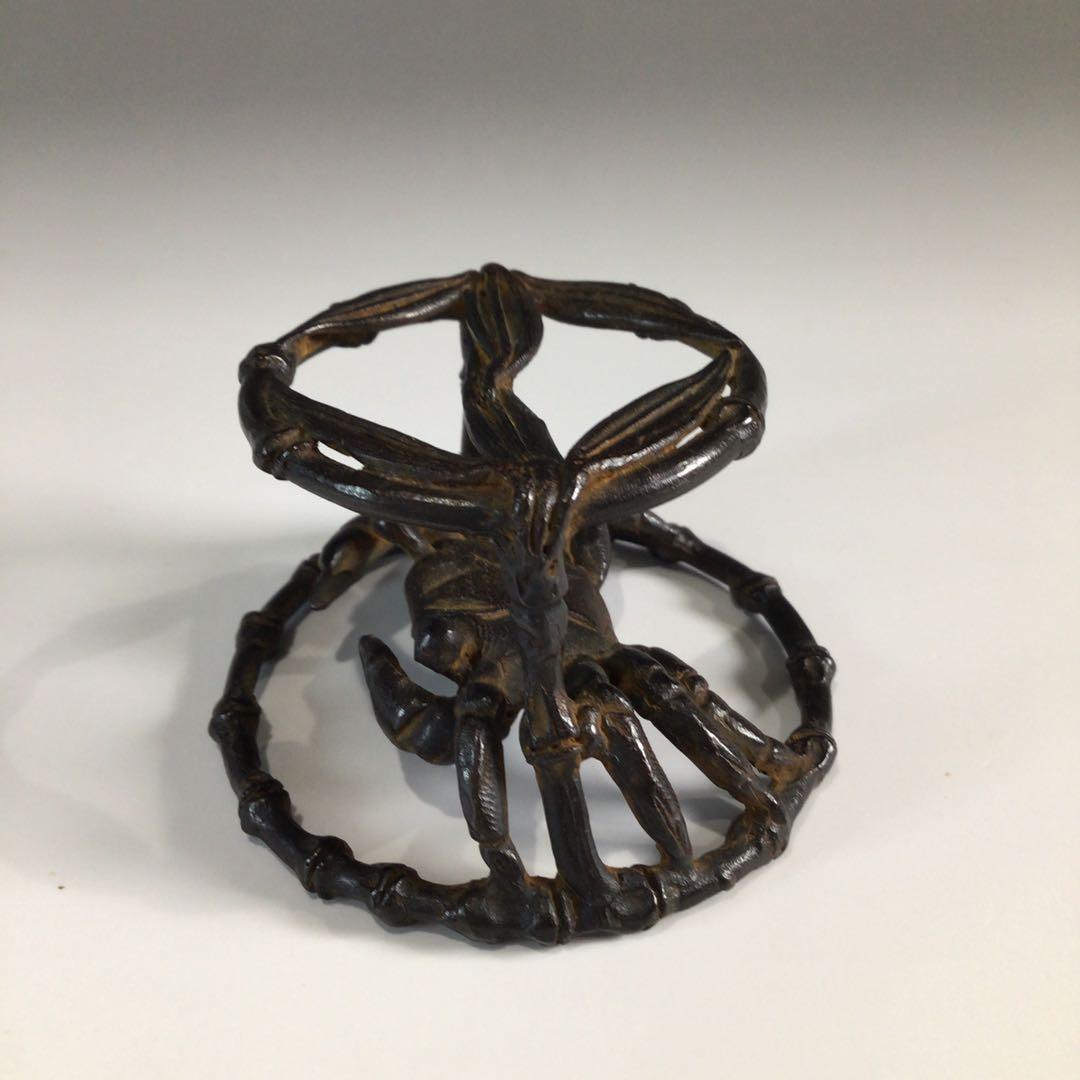 Ｐ７２３　蓋置　『千秋長治造』『蝋型鋳銅』『蟹蓋置』　共箱　茶道具