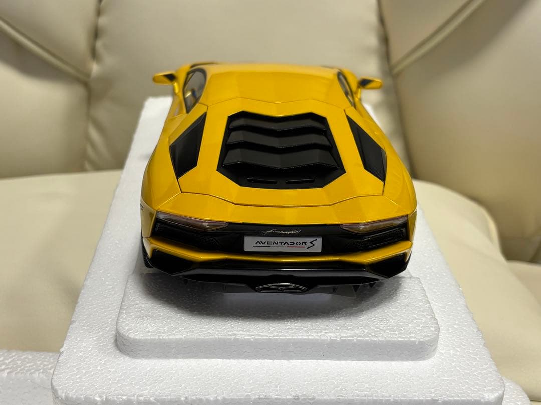 AUTOart オートアート 1/18ランボルギーニ アヴェンタドール
