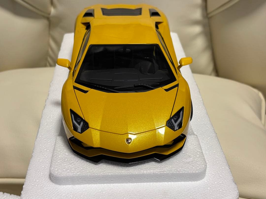 AUTOart オートアート 1/18ランボルギーニ アヴェンタドール