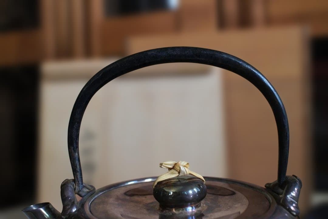 北村静香作　南鐐鉄の釣湯沸　共箱　純銀銀瓶430g　 急須茶道具茶器茶托茶碗茶筒